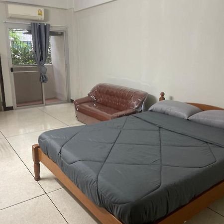 Viriyapon Apartamento Banguecoque Exterior foto