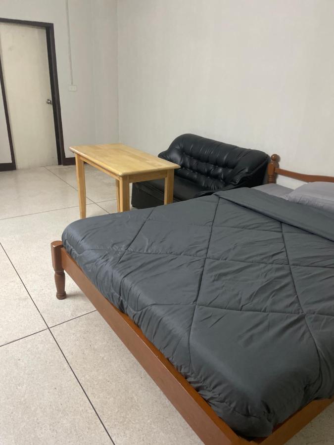 Viriyapon Apartamento Banguecoque Exterior foto